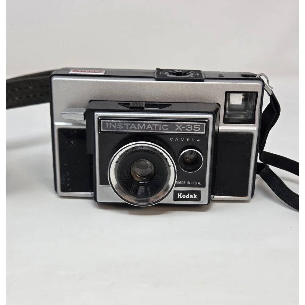 Vintage Kodak Instamatic X-35 126 Film Camera Kodar Lens w/ Case USA